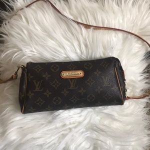 Louis Vuitton clutch/crossbody
